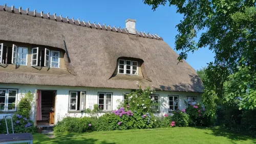 Spacious holiday apartment in a thatched country house - including underfloor heating