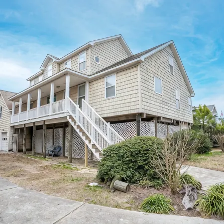 Designer 7BR w/ Pool and Hot Tub. Sleeps 20, Pets Welcome!