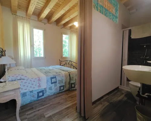 House in the woods. Hotels in Dolo
