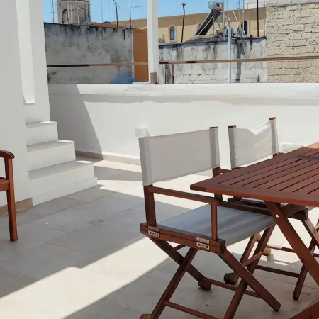 Garitta Twelve whole house with sea view terrace in the historic center