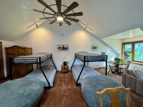 Elegant Mountain Escape –3Br/3BA Perfect for Biking Groups & Families