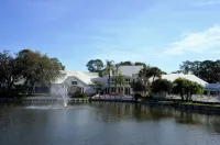Golfers getaway with sunny beaches too - Homestays