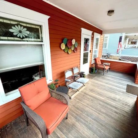 The Tangerine Terrace - Charming 4-bedroom house in Red Wing with two king beds