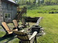 Charming cabin in Appalachian mountains of Cabins, WV with full amenities