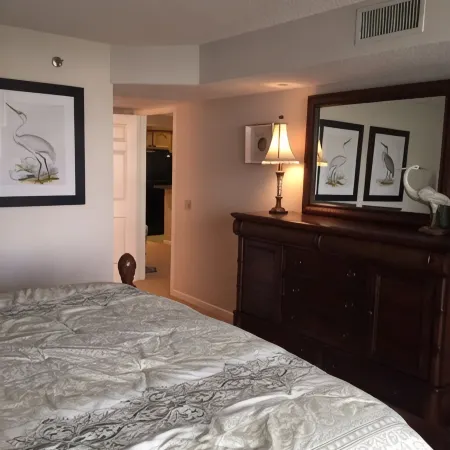 Hudson Hideaway: 2 BR/2 Bath Gulf Front Condo,Stunning Sunset from 27' Balcony