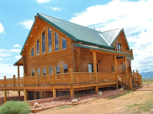 Red Rock Ranch Log Cabin: Large, Fully Furnished, 5 Bdr, sleeps 12, 3 levels