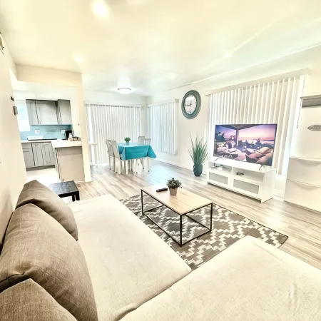 Luxury home near Disney land. Entire place!