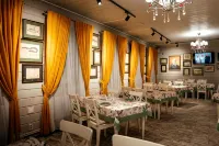 Hotel Rostovskiy - موقف سيارات