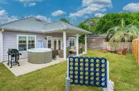 Luxury 30A Cottage 'The Toasted Coconut': Hot Tub, Walk to Beach, Sleeps 10 - واي فاي