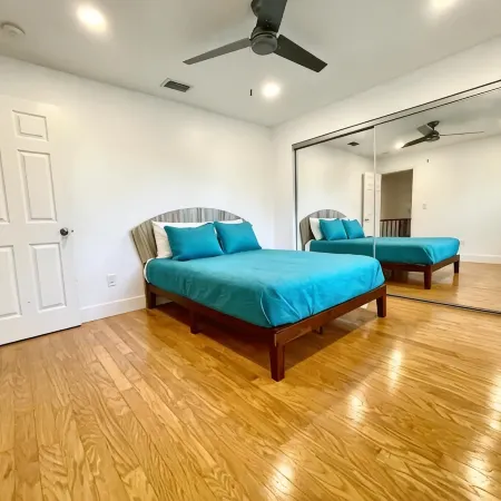 The Hampton • Private Pool • 5 Min to 5th Ave • 10 Min to Beach • Sleeps 16