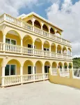 Simby D'lo A Presidental House.Pack up your luggage and move in!  UP - 2-Star