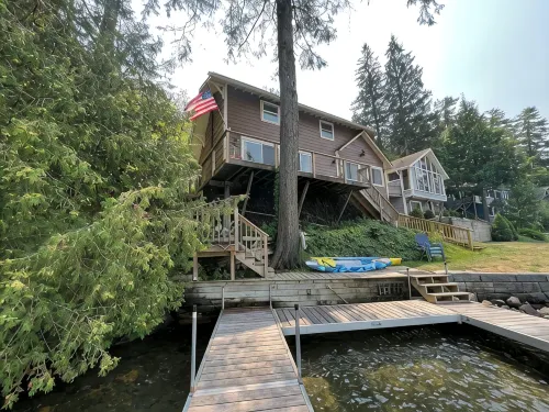 Breathtaking views from charming lakefront home on  beautiful Lake George - Wi-Fi