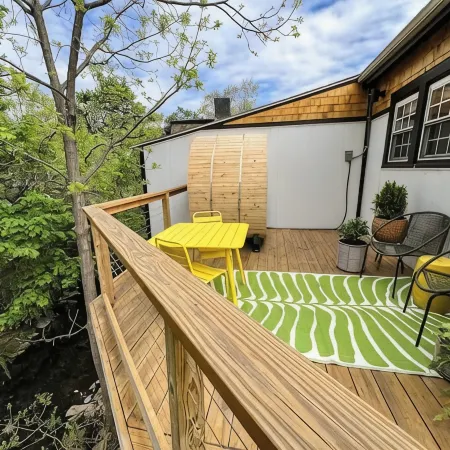 The Downtown Flat at Creekside