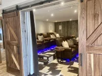 Ski to Lift/Walk-in 7 Bedrooms & 10 Baths, Hot Tub, Theater, Gym - 4 tähden