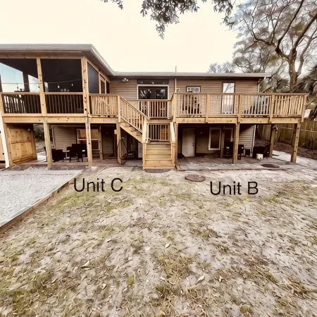 Unit C, Spirit of Folly, Pet Friendly,  2 short blocks - 100 yards to the beach