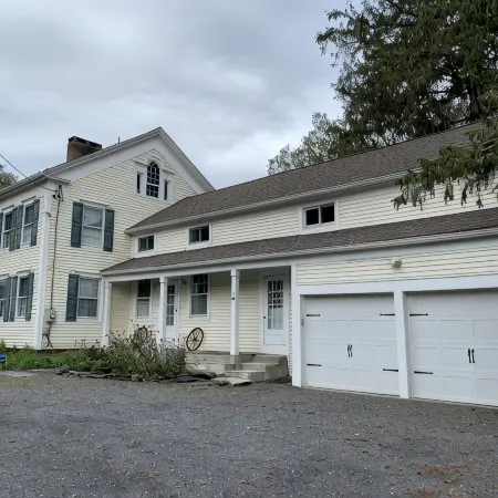 Mountain View Farmhouse, pool/hot tub, fire pit, 4 seasons porch, game room