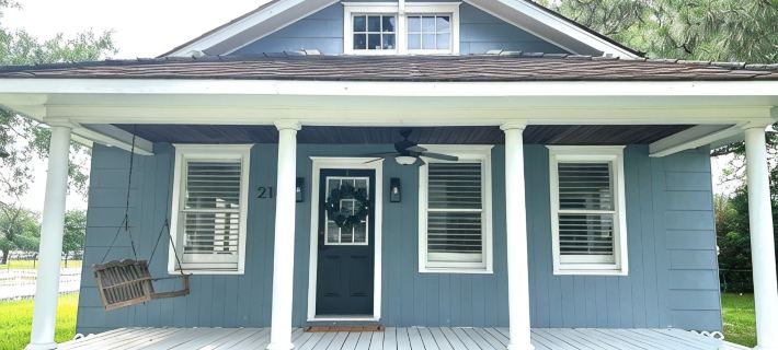 The Cardinal Cottage: Charming 1930s Restored Farmhouse In the Heart of Webster Hotels in Webster