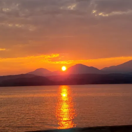 Lakefront Cabin #2-REMOTE, RECOMMEND SUV/TRUCK, PRIMITIVE RD! Lake Pend Oreille
