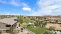 Luxury, 4+ Bedroom, 4 Bath Home on Golf Course with the Best View in Mesquite! - 4-Star