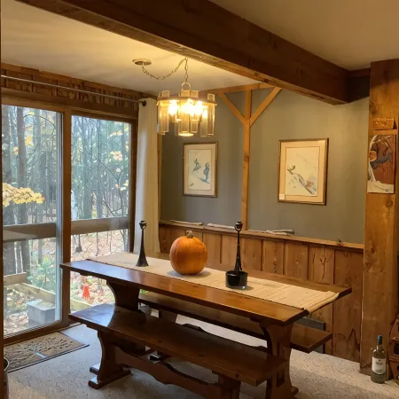 Cozy creekside cabin near Big Powderhorn's Lift #1 & Recreational Trail #2!!