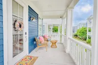 The Navy Blue Bungalow- Cozy Cottage on the MS Gulf Coast