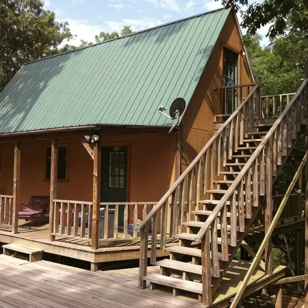 The Old Factory Getaway: Experience Life on the Little Missouri River