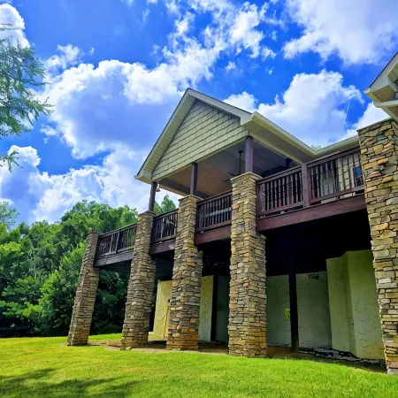 MOUNTAIN CABIN IN EAST TENNESSE