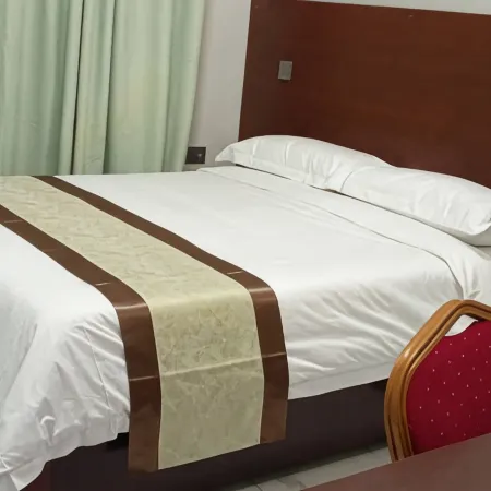 NGABU HOTEL Отели в г. Касесе