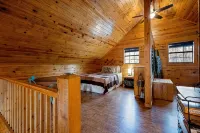 Excellent location! Water view from porch, short drive to Lake and Beavers Bend!