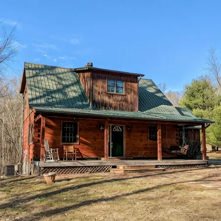 Nido Cabin - Close to attractions, Hot Tub, Game Room, Massage Chair