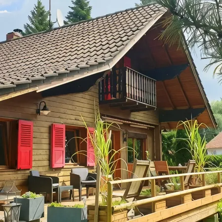 Lovely cottage at stock pond