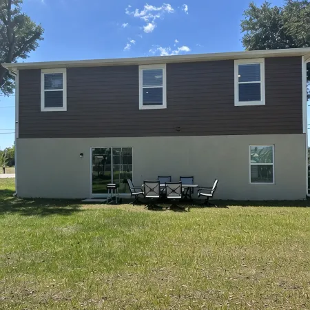New Two story Cozy  House  Near Warm Mineral Springs