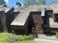 Cozy 3-bedroom condo located in Plymouth, VT .12 miles  to Okemo mountain- - Homestays