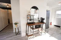 Modern Retro Haven near Downtown Sedro Woolley - 4성급