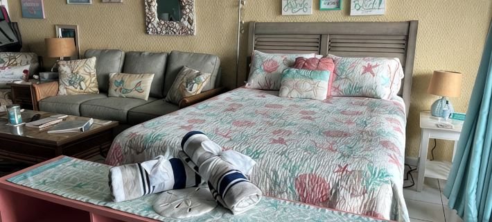 Mermaid Hideaway Regatta Point Studio Condo Hotels in Southside