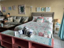 Mermaid Hideaway Regatta Point Studio Condo