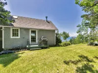 Sunset House: Rustic Maine Cottage Perched High Above Fishing Village with Harbor Views Hotels in Saint George