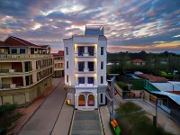 Sky Palace Boutique Hotel - parking
