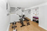 Modern NYC Duplex with Gym,GameRoom Close ToTimesSq,Statueof Liberty+FreeParking - con encanto