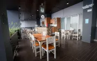 Tamansari Mahogany Apartemen by 7Rm - ที่มีบาร์