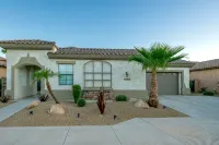 The Good Life in Goodyear.Pool.spa.Golf.Pool table minutes to ballfields/Stadium - สระว่ายน้ำส่วนตัว