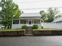 The Porch House - IN TOWN! Hotels in Bolton