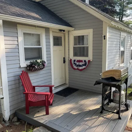Cozy Cottage on Togus Pond