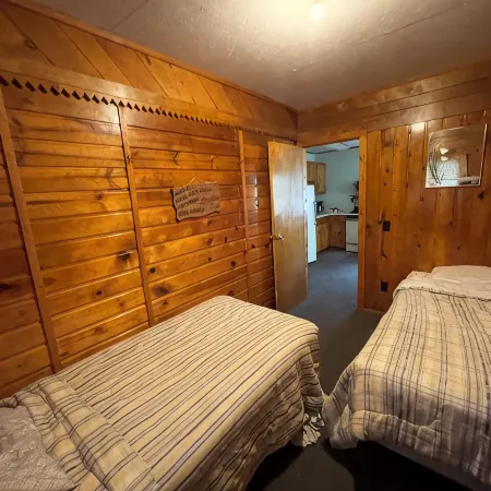 Cabin 6 "Osprey" 3 Br, 6 pp, Lake View, Access to Boats!