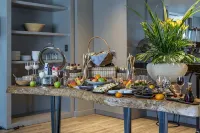 Movich Buro 51 - breakfast