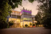 Royal Reach Udawalawe - С баром