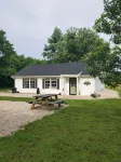 Charming 2-bedroom house on 3 private acres. Secluded & pet friendly! - Wifi