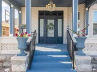 Elegant Victorian Parlor - homestay