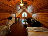 Washer Dryer Arcade Game Hot Tub Waterview 3 Bedroom 4 Bed Awesome Cabin. - Hytter