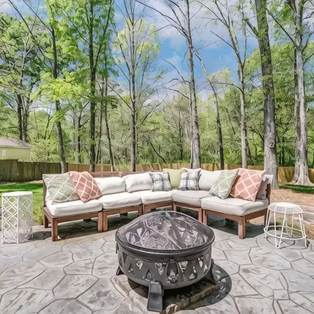 Charming Getaway on the Greenway!